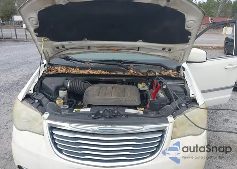 2013 Chrysler Town & Country Touring из США, поврежденный, VIN 2C4RC1BG7DR588327